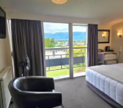 Fiordland Hotel