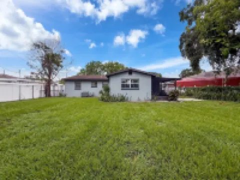 2737 Bel Aire Circle