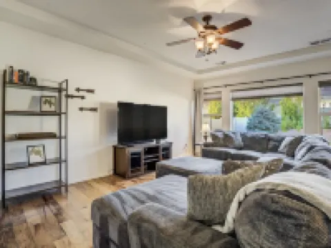 Spacious Family Getaway Near Downtown Hotels in Fountain