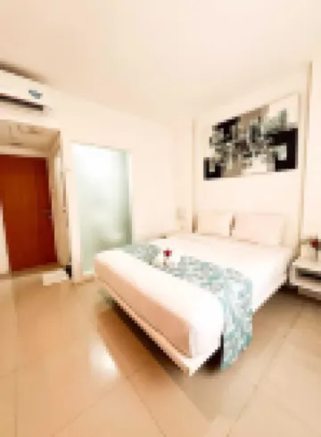 ラカーサ センギギ バイ ロイヤル アムリタ