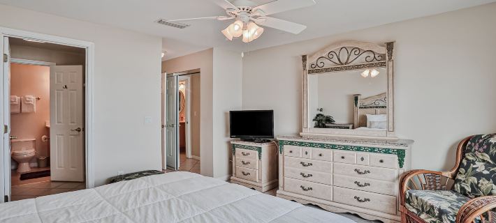 Oceanfront Townhouse With Shared Pools, Ocean View, Wifi, W/d, and Central AC Hotels in Crescent Beach