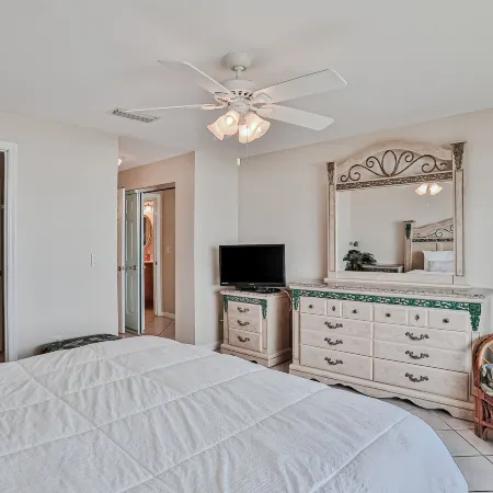 Oceanfront Townhouse With Shared Pools, Ocean View, Wifi, W/d, and Central AC