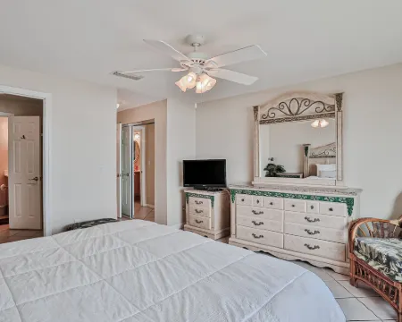 Oceanfront Townhouse With Shared Pools, Ocean View, Wifi, W/d, and Central AC 克雷森特海灘酒店