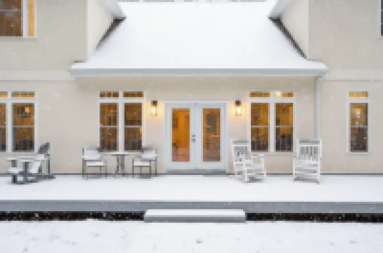 Expansive Living and Gourmet Kitchen Retreat - Elegant Luxury Estate Hotels in 