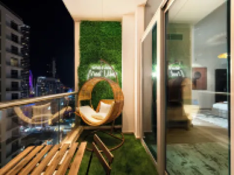 Urban Dubai Marina Stay Near Yacht