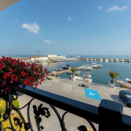 Hotel Palace Marina Dinevi