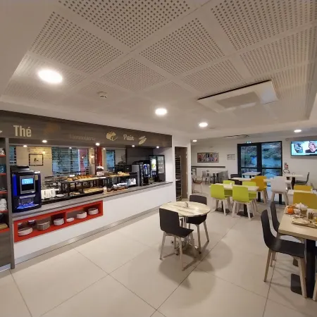 Hotel Arena Toulouse Отели рядом с достопримечательностью «Космический городок»