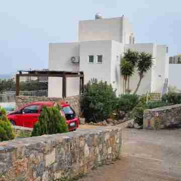 Plaka-Sleeps4-Parking-Pool-Hottub-Seaviews Hotel Exterior