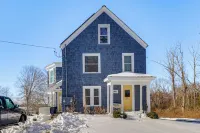 Easy Beach Access! Classic New London Charmer