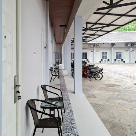 Urbanview Hotel Tentrem 2 near Alun-Alun Blora