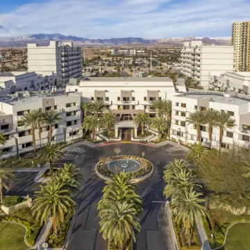 Hilton Vacation Club Cancun Resort Las Vegas Hotels near Bass Pro Shops