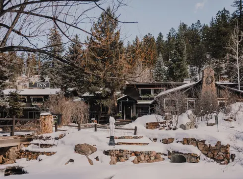 Highland Haven Creekside Inn