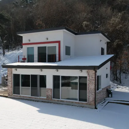 Jecheon Cheongpung Lake Terrace Отели рядом с достопримечательностью «Храм Чонбанса»