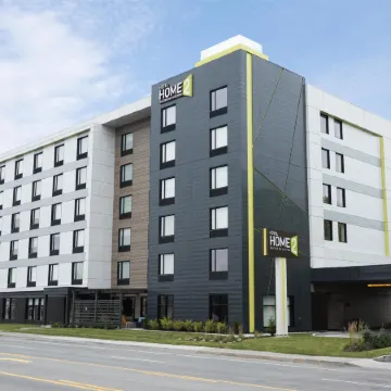 Home2 Suites by Hilton Quebec City, QC Отели рядом с достопримечательностью «Ле-Ривьер»