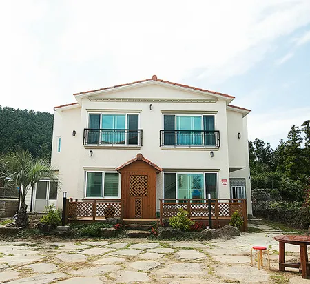 Jeju Leeum House Pension Отели рядом с достопримечательностью «Ботанический сад Панлимвон»