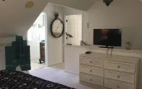 Cozy one bedroom-one bathroom /sleeps 4