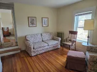 Historic Downtown Apartment. Unscented Products and Sustainability Practices.