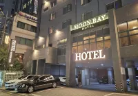 Moonbay Hotel
