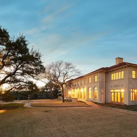 Commodore Perry Estate, Auberge Collection