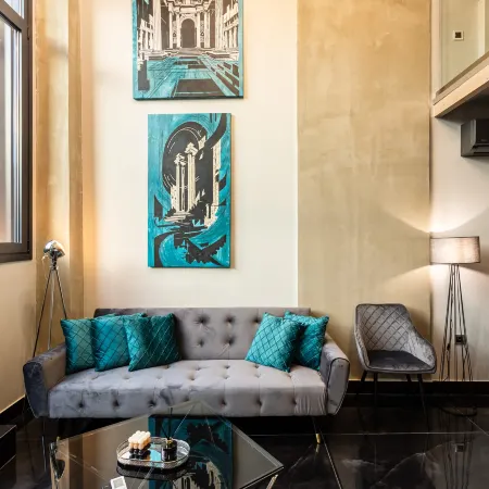 Ventiri Lofts - Luxury Duplex w/Private Garden