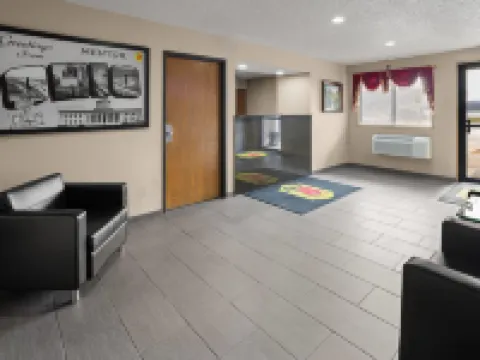 Super 8 by Wyndham Mentor/Cleveland Area Hotels in Lake County