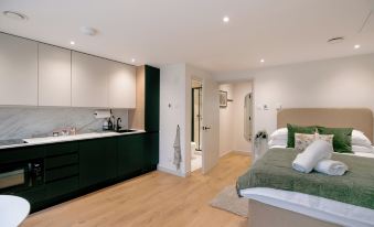 Lindenstone Apartments