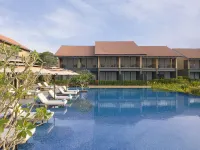 Hilton Hyderabad Genome Valley Resort & Spa - Pool