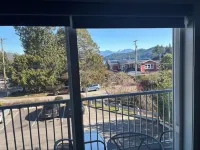 Gibsons Landing Inn - Ocean View