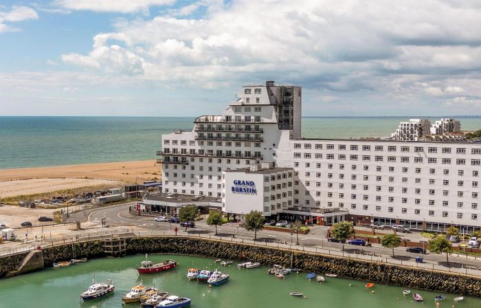 The Grand Burstin Hotel