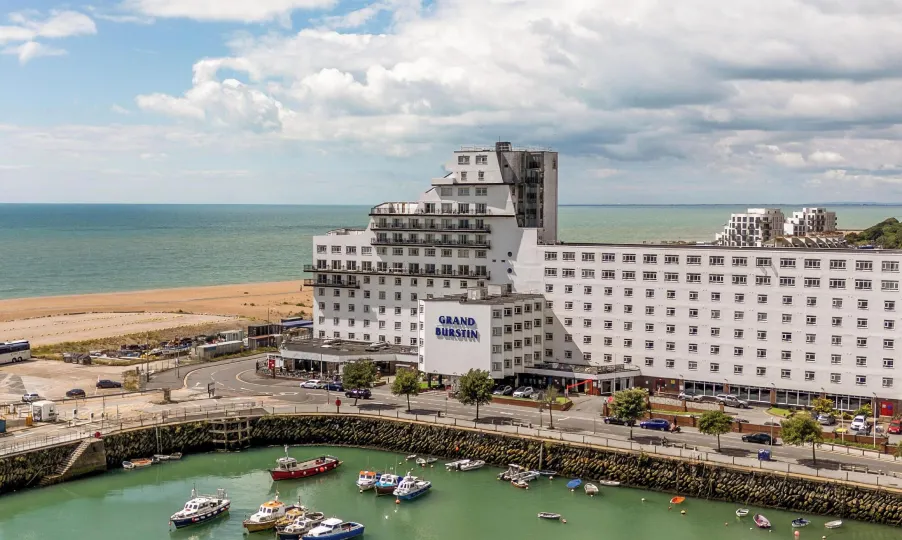 The Grand Burstin Hotel