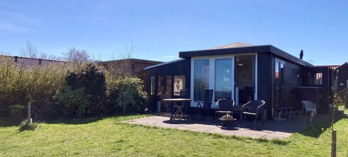 Waterfront Holiday Home Sonnenschein 4 Persons with Sauna Hotels in Anjum