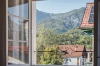 Wanderlust Boutique Rooms - Mountain view