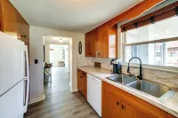 Columbia City Vacation Rental w/ Lake Access - Wifi
