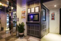 Blue Hotel