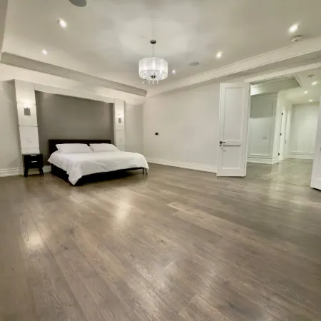 Luxurious 5-Bedroom House in Toronto - Modern Elegance Awaits