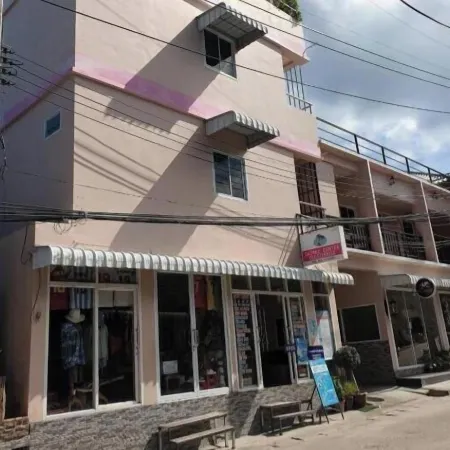 Sairee Center Guest House