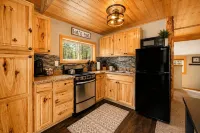 Camp David 1 Bedroom Home by NW Comfy Cabins