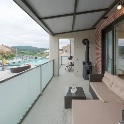 Gyeongju Lacus Hill Pool Villa Hotel berhampiran Tasik Bomun