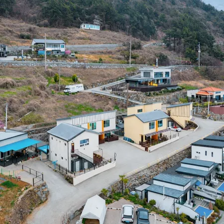 Namhae Modern Spa Pension (Four Seasons BBQ)