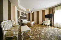 Imperial Palace Hotel Yerevan - Balcony