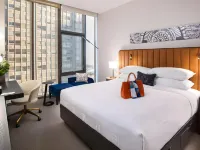 Arlo Chicago Hotels near Picasso Statue
