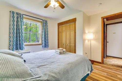 Peaceful Wooded Retreat at Lake Wallenpaupack! - Swimmingpools