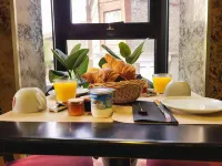 Hotel des Falaises - breakfast