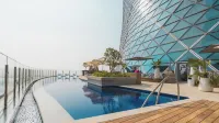 Andaz Capital Gate Abu Dhabi, By Hyatt - Rooftop Pools