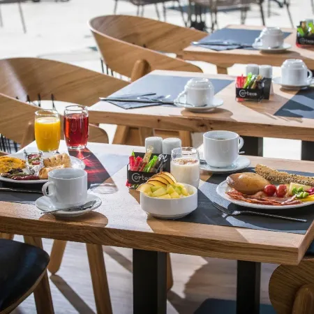 Metropole Urban Hotel