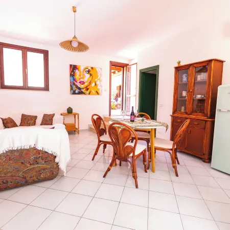 During Home - Beach Apartment with Patio & Free Parking