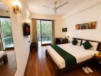 EMBLEM - Arjun Marg, Golf Course road Gurgaon Отели рядом с достопримечательностью «Офис IndiGo»