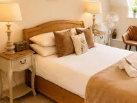 The Lodge at Broadway Hotels in Broadway