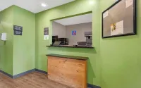 Motel 6 Suites Fort Myers FL - 2-Star