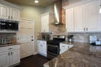 Sweet 4 Bedroom, 3 Bath Plus Loft Bedroom, Pool Home - อ่างจากุชชี่